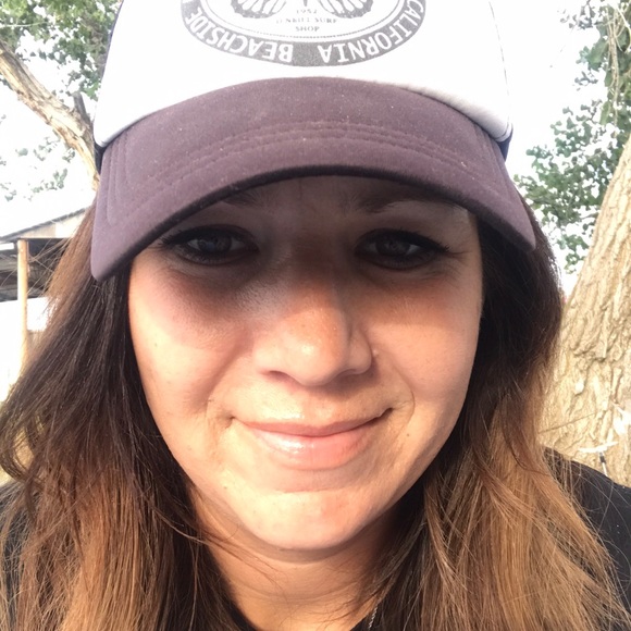 Meet your Posher, Heidi - Picture 1 of 1